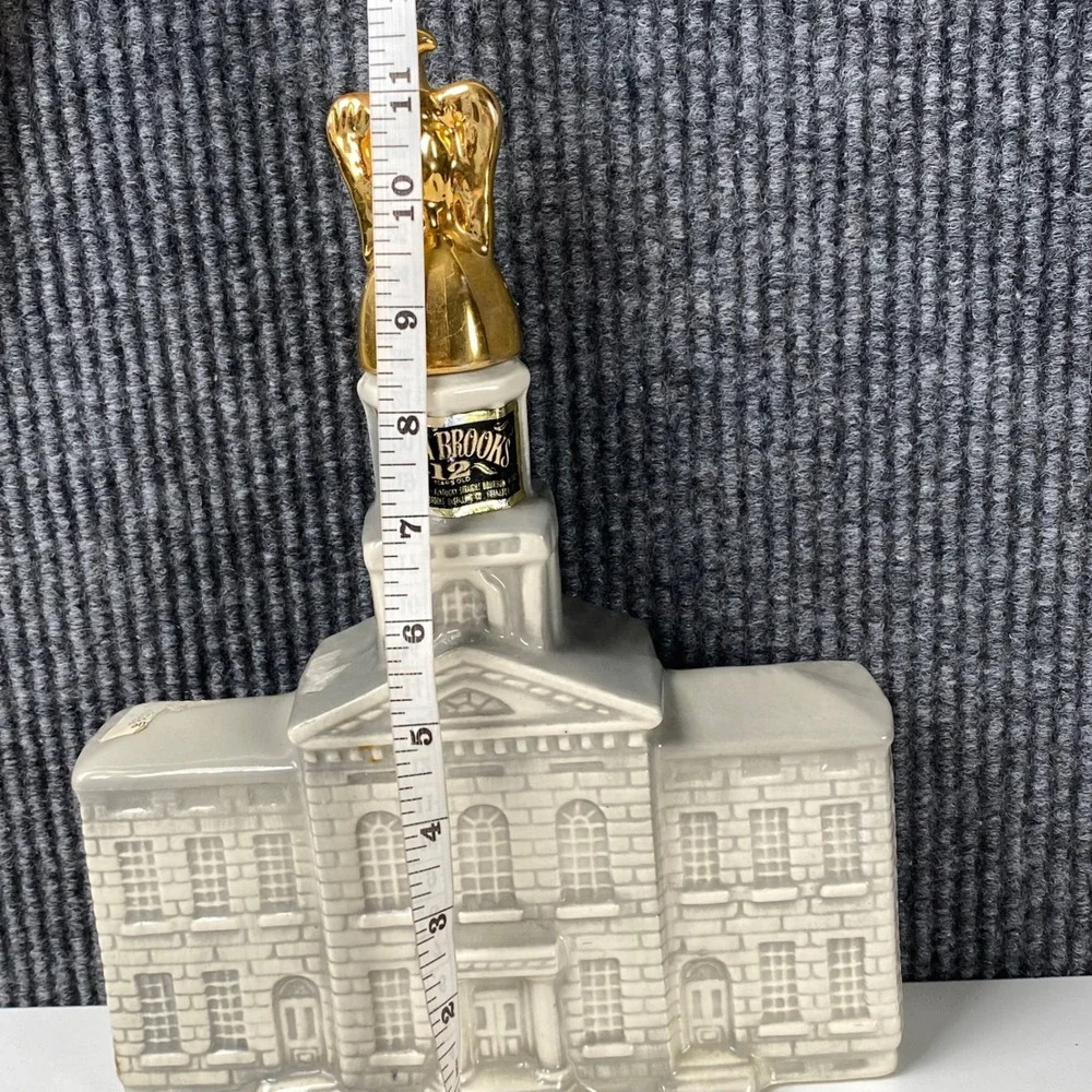 Vintage Ezra Brooks 1969 New Hampshire State House Decanter Heritage China Eagle